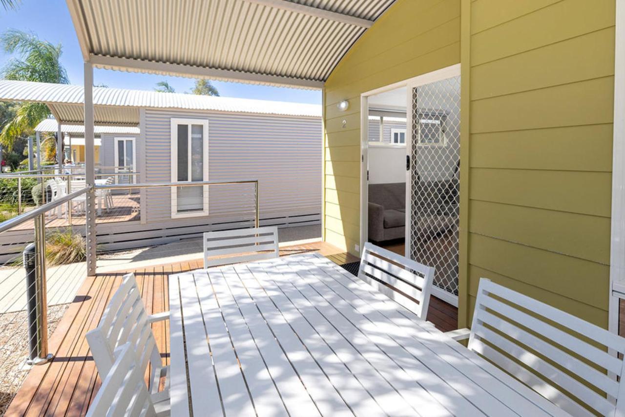Big4 Deniliquin Holiday Park Экстерьер фото