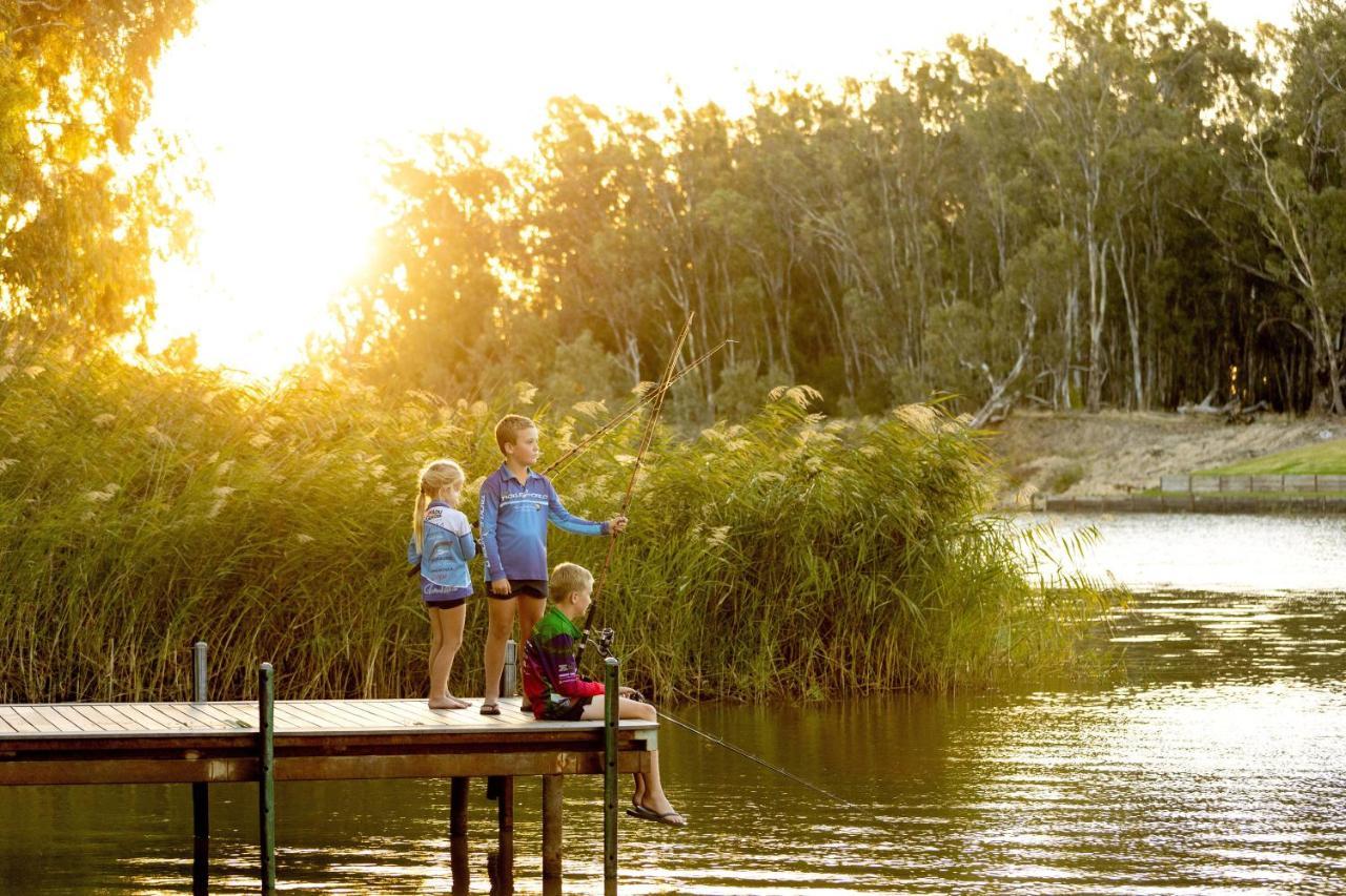 Big4 Deniliquin Holiday Park Экстерьер фото